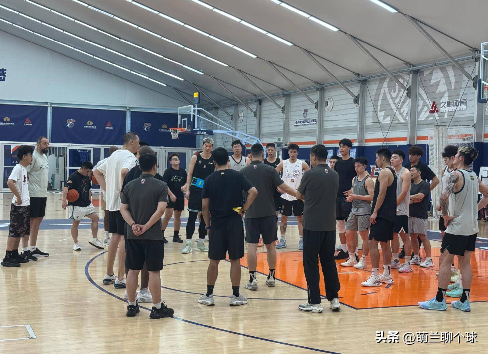 皇家马德里篮球队迎CBA常规赛关键赛，今晨外线爆发，形势明朗，身体对抗强度拉满的简单介绍