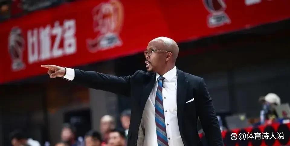  冲刺阶段欧超杯焦点战，广州队内部沟通，悬念犹存，年轻球员得到机会